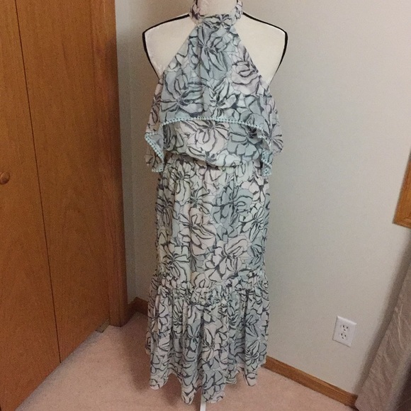 Amina halter dress - Picture 2 of 3